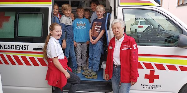 Rotes Kreuz Kaumberg begeistert Kinder beim Ferienspiel