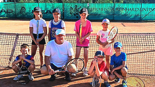 Titelbild von Große Nachfrage beim Kaumberger Kindertenniskurs