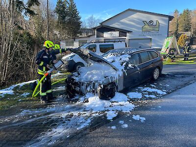 Titelbild von Fahrzeugbrand auf der B18