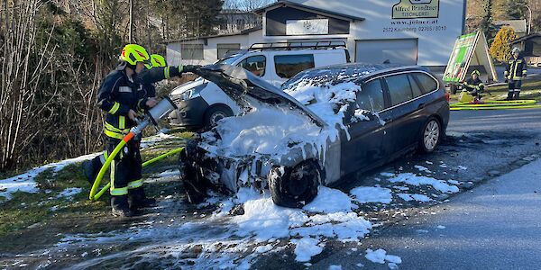 Fahrzeugbrand auf der B18