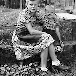 ID 1644278 Schwestern (1944), Besitzer: A. Robl, Urheber: Schneider-Engler