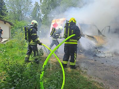 Titelbild von Klein-LKW gerät am Kaufmannberg in Brand