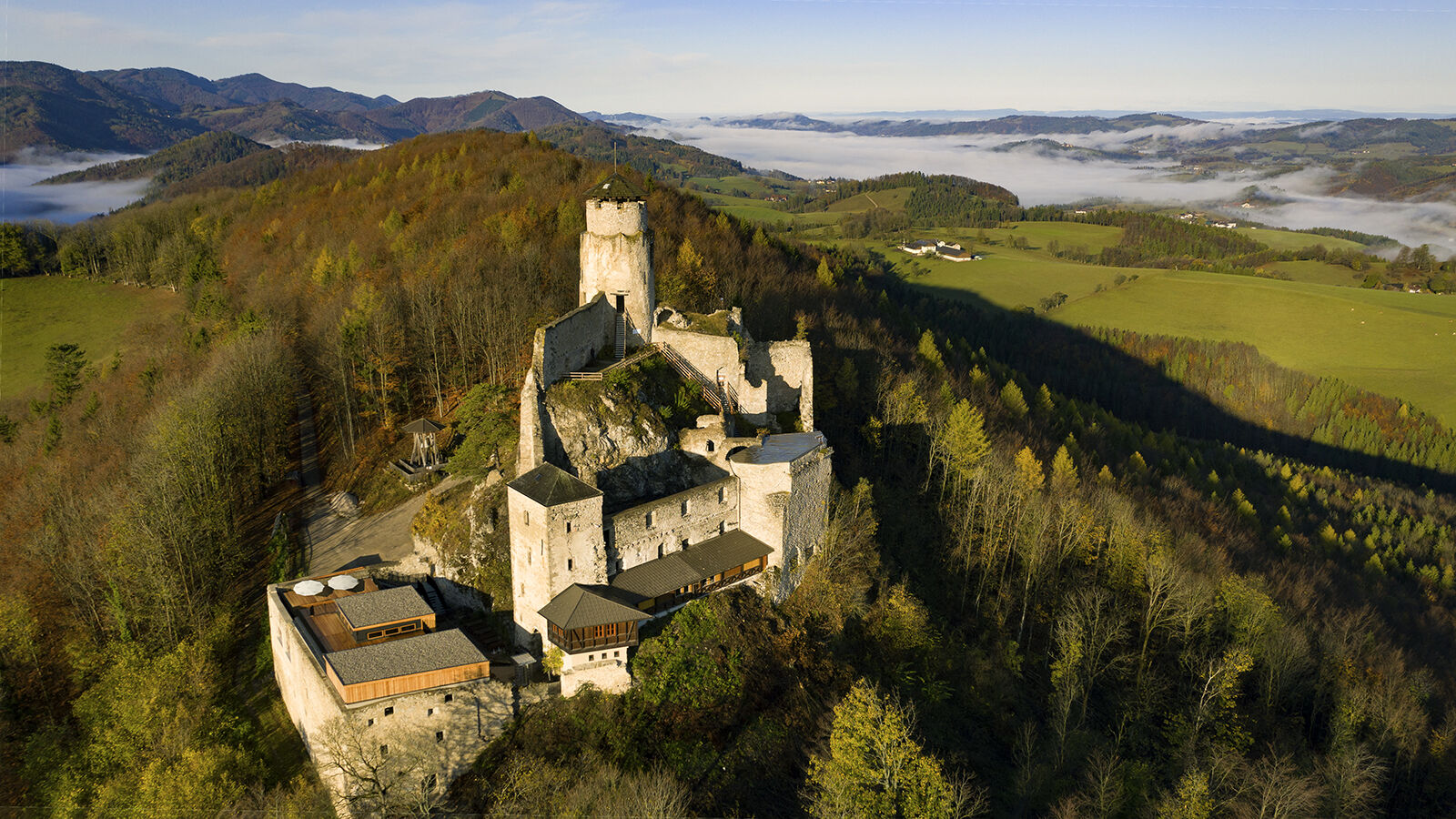 Die Araburg ...höchstgelegene Burgruine Niederösterreichs