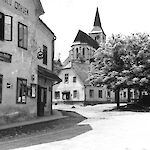 Marktplatz mit Brunnen um 1944 @Heimatmuseum Kaumberg (Urheber unbekannt)