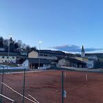 Tennisplatz Platz 1 beleuchtet