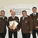 Sepp Farcher wurde für seine 60-jährige Feuerwehr-Mitgliedschaft geehrt. Foto: FF Kaumberg.