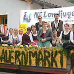 ID: 217463, Landjugend beim Bauernmarkt (2004), Urheber: unbekannt, Besitzer: Landjugend Kaumberg