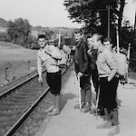 Abreise bei der Bahn Haltestelle Kaumberg (1960-iger Jahre), ID: 414223, Urheber: Pater Augustin Mrnka, Besitzer: Rosi Brandstätter