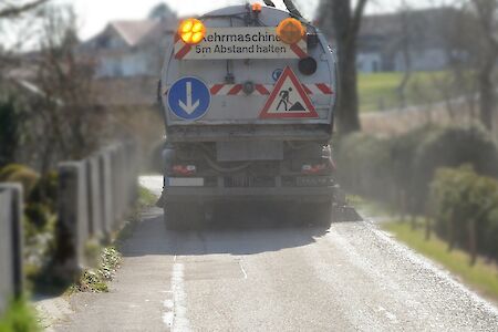 Titelbild von Straßenkehrung in Kaumberg in Kalenderwoche 13