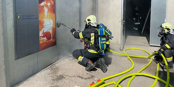 Interessante Ausbildungstage im Feuerwehr-Übungsdorf in Tulln