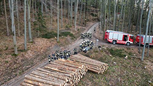 Titelbild von Gemeinsame Waldbrandausbildung auf der Araburg