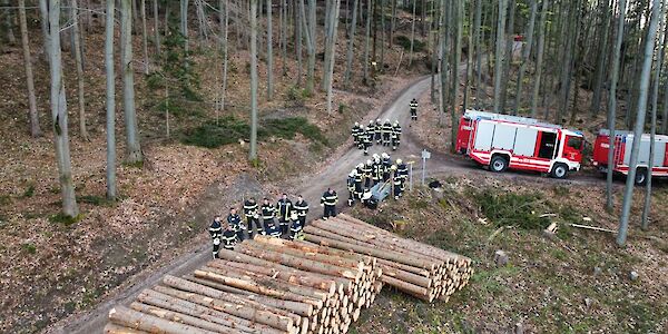 Gemeinsame Waldbrandausbildung auf der Araburg