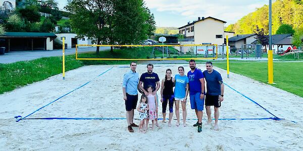 Flutlicht und Sandreinigung für den Beachvolleyballplatz