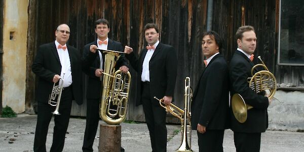 Amadeus Brass spielt in Kaumberg