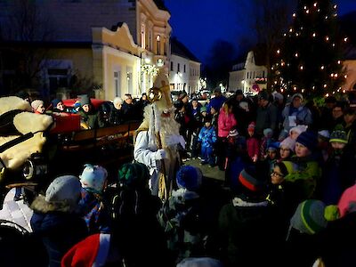 Titelbild von Der Nikolaus kommt nach Kaumberg und besucht euch auch zu Hause!