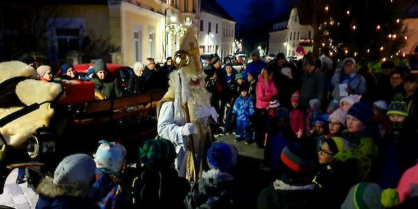 Der Nikolaus kommt nach Kaumberg und besucht euch auch zu Hause!