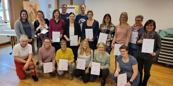 17 Teilnehmende absolvierten Erste Hilfe-Kindernotfallkurs in Kaumberg