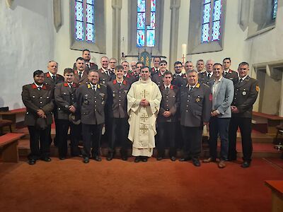 Titelbild von Traditioneller Florianigottesdienst der Freiwilligen Feuerwehr Kaumberg