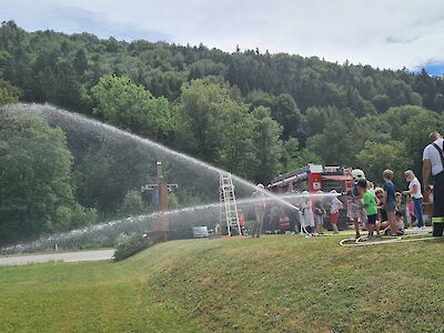 Titelbild von Kaumberger Ferienspiel zu Gast bei der Feuerwehr