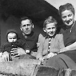 ID: 227222 Familie (1952), Urheber und Besitzer: Fam. Schuh